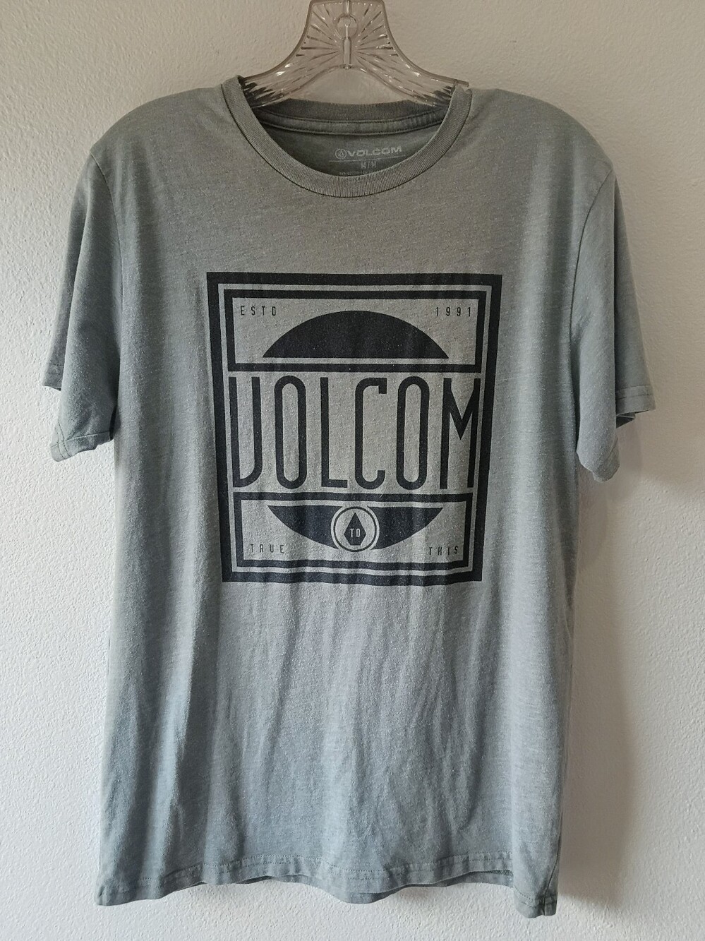 VOLCOM Logo Tee T-shirt Size M Light Green Surf Beach